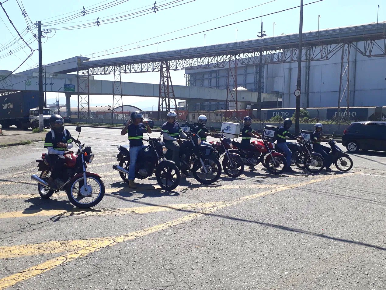 Equipe CobreTudo pronta para saída
